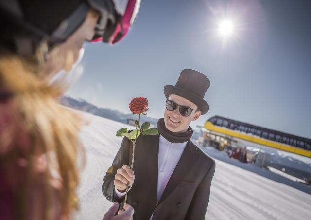 Skifahrer + Rose