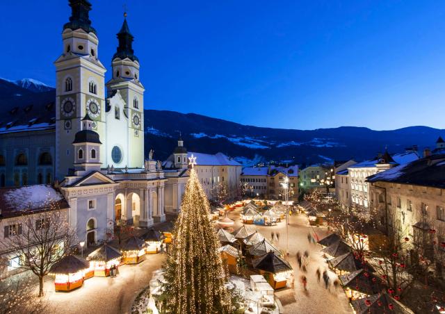 weihnachtsmarkt-brixen-blick.jpg